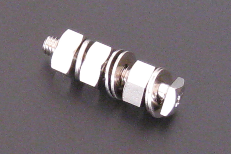 接線子用ボルト・ナットの組立製品例